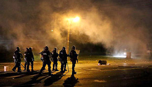 st-louis-police-tear-gas-riots-600